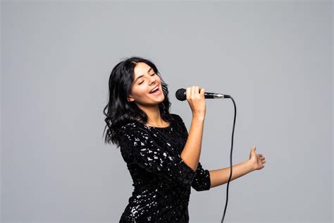 Ways to Become a Professional Singer - how to singer en...