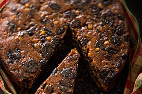 4 Ingredient Slow Cooker Fruit Cake Easy Peasy Slow Cook