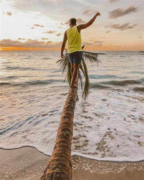 A Imagem Pode Conter Uma Ou Mais Pessoas Oceano C U Nuvem Praia