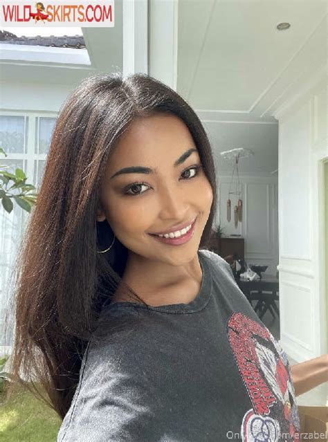 Erzabel Erzabelx Nude OnlyFans Instagram Leaked Photo