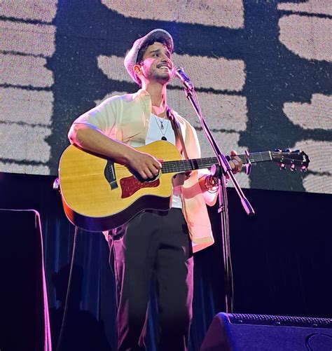 Andrés Obregón cautivó al público durante su primer concierto en Chile