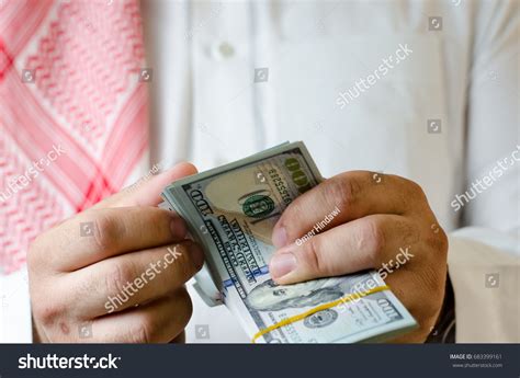 171 People Counting Saudi Arabia Images Stock Photos And Vectors