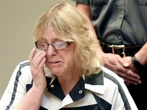 N Y Prison Worker Who Aided Escape Performed Sex Acts On One Inmate And Took Naked Photos For