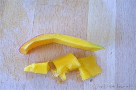 Cutting Mangos - Our Thrifty Ideas