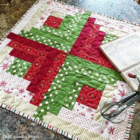 Sew Merry Table Topper Tutorial Christmas Quilts Log Cabin Quilt