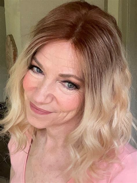 Warm Blonde Ombre Short Wavy Human Hair Lace Wig WIG Wigs WigShe