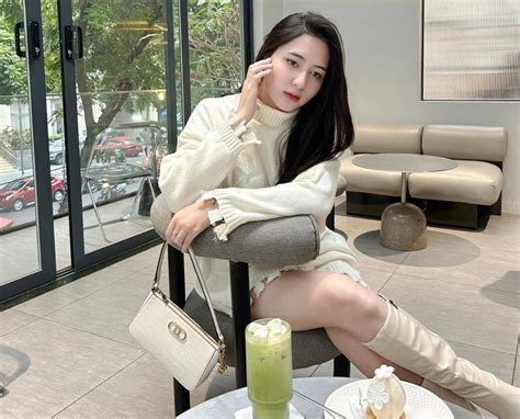 Ngắm thân hình đồng hồ cát của hot girl phòng gym Titanic Nơi mọi thứ được chia sẻ