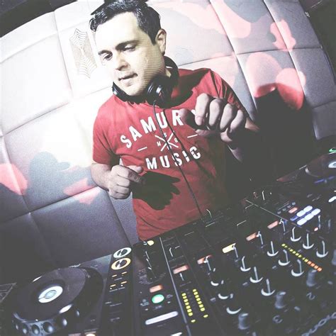 method  artist profile