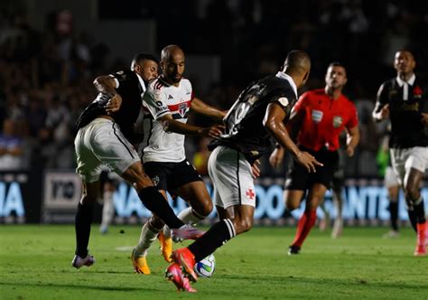 Br Ulio Da Silva Machado Detonado Na Internet Por Arbitragem Em Vasco