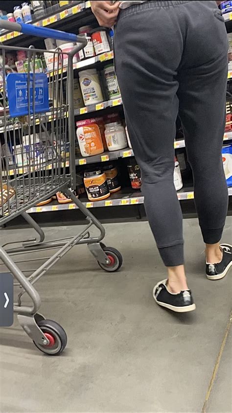 Sexy Fit Slim Brunette Caught Her Squatting Booty Forum