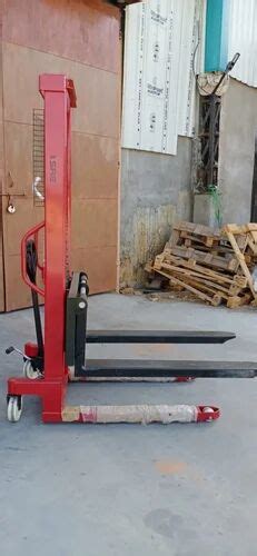 SRE Manual Hydraulic Hand Stacker For Industrial At Rs 41 000 Piece