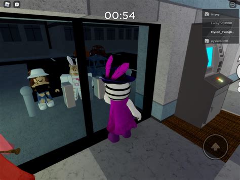 Has anyone ever seen this glitch? : r/RobloxPiggy