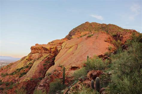 Hiking Camelback Mountain, AZ: Echo Canyon vs Cholla Trail