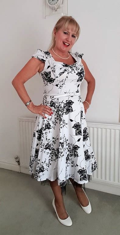 Lorna Blu Mature English Escort Sets