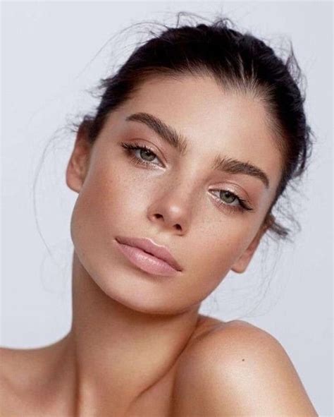 6 étapes pour réaliser un maquillage nude