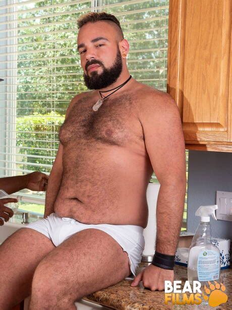 American Hot Bear Luis Vega Posing Naked And Showing Hot Ass In The Kitchen