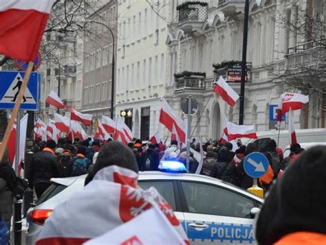 Manifestacja W Obronie Polskiej Demokracji I Konstytucji Warszaw