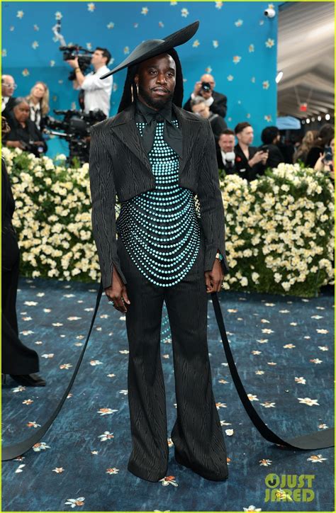 Shaboozey Matches His Grillz to His Outfit at Met Gala Debut: Photo
