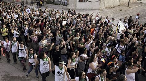 Encuentro Nacional De Mujeres Más De 40 Cuadras De Marcha En Trelew