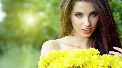 x Beautiful Brunette Model Yellow Dress desktop PC and Mac wallpaper Kızlar Kadın Saç