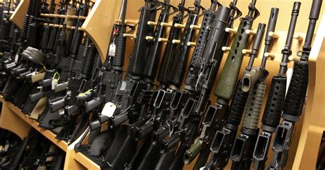 Una tienda de armas en Connecticut vendió más de 30 000 rifles tras la