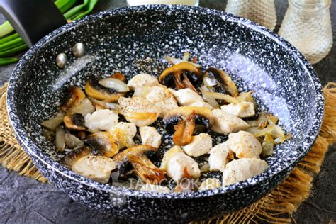 Омлет с курицей и грибами — рецепт с фото пошагово