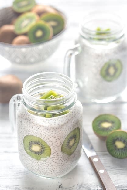 Premium Photo Chia Seed Puddings With Kiwifruit Slices