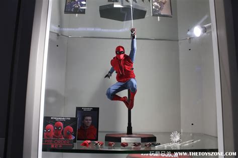 實拍 Hot Toys蜘蛛俠強勢回歸 初代自家製戰衣版本蜘蛛俠 人偶登場 Toys Zone D 玩具兄弟 Figures Price List Reviews