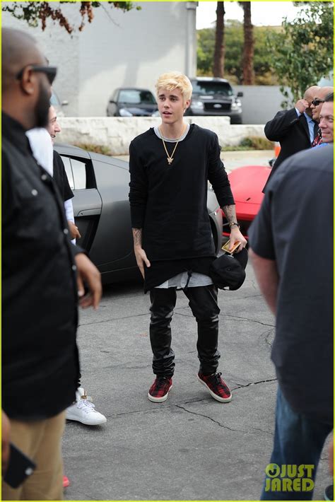 Justin Bieber Brings Back His Bleached Blonde Eminem Hair Photo 3257051 Justin Bieber