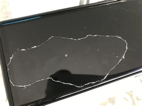 Need help on how to remove stuck Glass screen protector. : r/galaxynote10