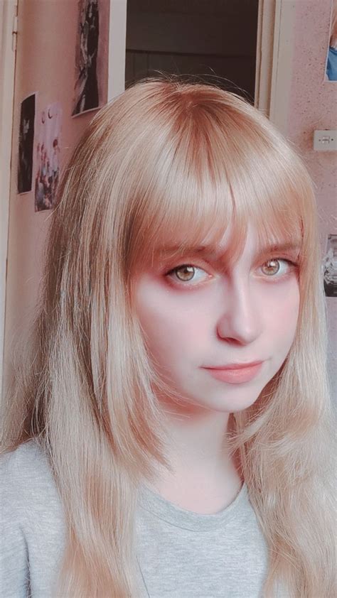 Blonde Girl Aesthetic