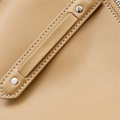 CBS 12ND NUDE KIRA SHOULDER AND CROSSBODY BAG When Classy Meets Classic