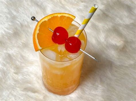 24 Colorful Cocktails You Will Love | 2foodtrippers