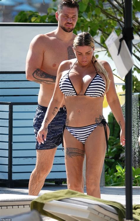 Katie Price Shows Off The Results Of Her Th Boob Job Daily Mail Online