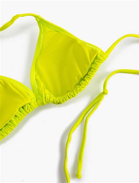 Yeşil Kadın Üçgen Bikini Üstü Boyundan Bağlamalı Kaplı SAK BM Koton
