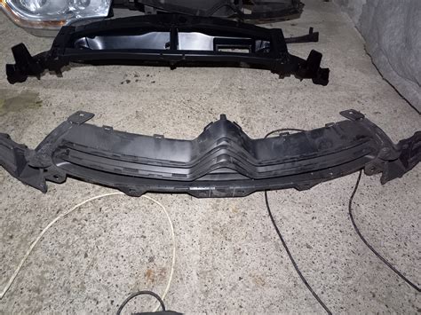 Замена основы крепления бампера — Citroen C4 (2G), 1,6 л, 2012 года ...