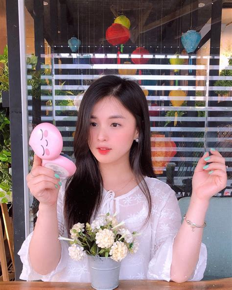 Hoá ra đây là cách hội hot girl bịt miệng tin đồn là tiểu tam Người đẩy lỗi cho bạn trai