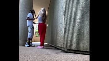 Primera Vez Chupando Polla Afuera XVIDEOS