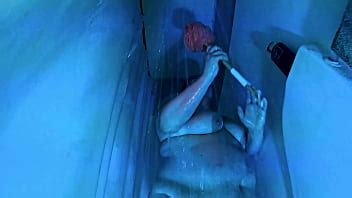 Remasterización de ducha colorida con espectáculo de luces XVIDEOS