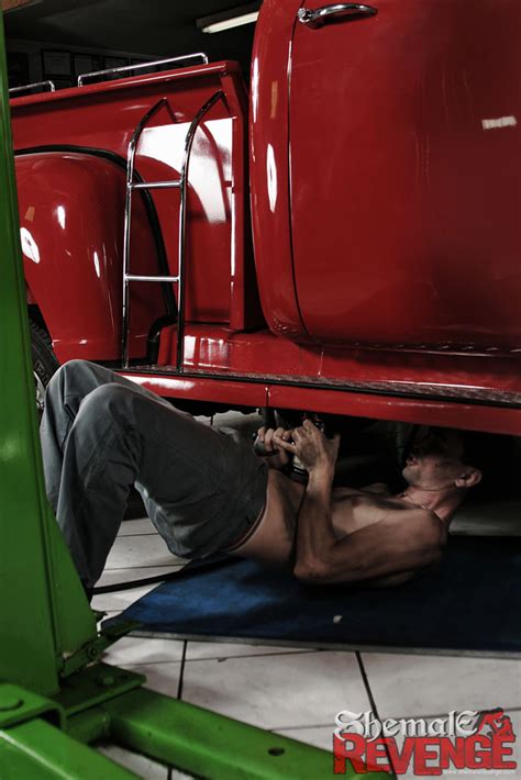 Shemale Domme Gets Revenge On Her Mechanic Porn Pictures XXX Photos Sex Images PICTOA