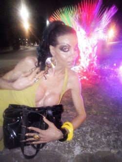 ORA CAZZI IN GOLA SU AMA PORN Foto Porno AmaPorn