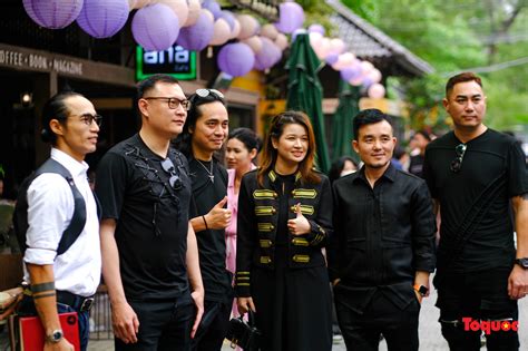 Bức Tường Trở Lại Với Album Thứ 7 Cân Bằng