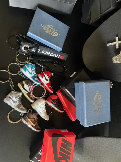 Mini Shoe Key Chain Profhet