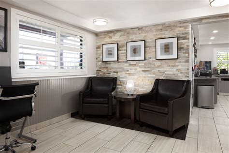 Ramada by Wyndham Medford Airport North | Medford, OR Hotels