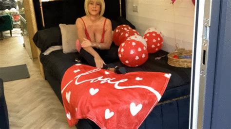 Balloons On A Nice Bed In A Hut Busty British Babe CherryB Clips Sale