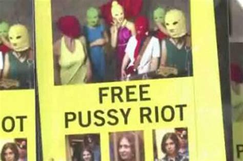 Pussy Riot 2 Chanteuses Fuient La Russie