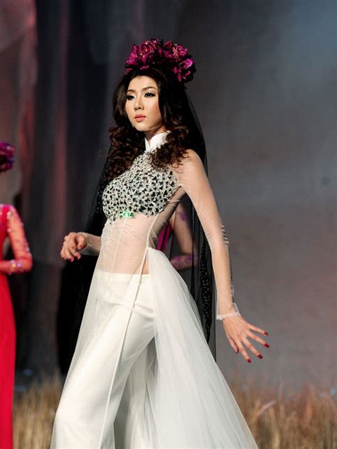 R Ng V Y Nude Bao Ph M Nh N Vi T