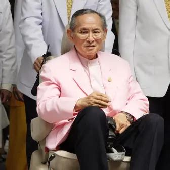 king maha vajiralongkorn net worth 2020