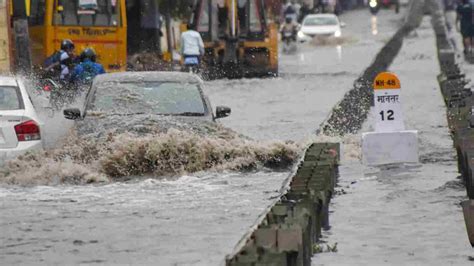 पंजाब के पठानकोट में भारी बारिश कई इलाके जलमग्न हॉस्पिटल में भरा पानी