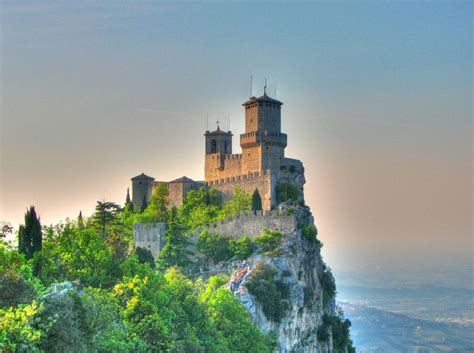 Guaita Castle San Marino Beautiful Castles Castle Famous Castles